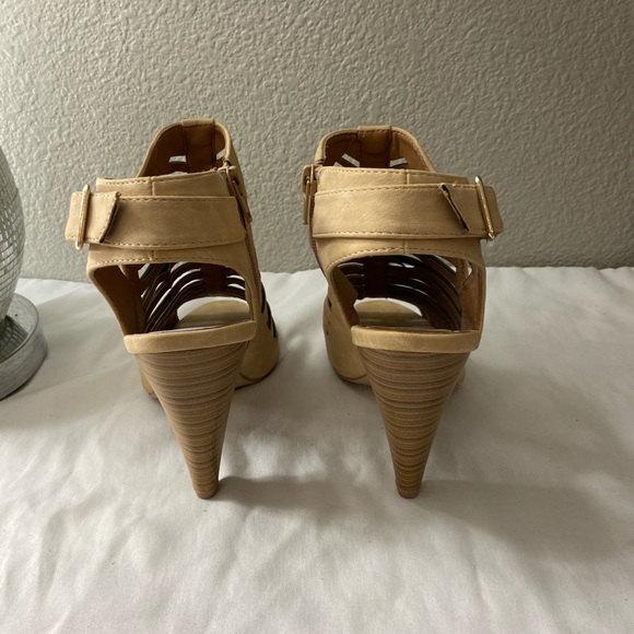 New heels - Picture 2 of 4